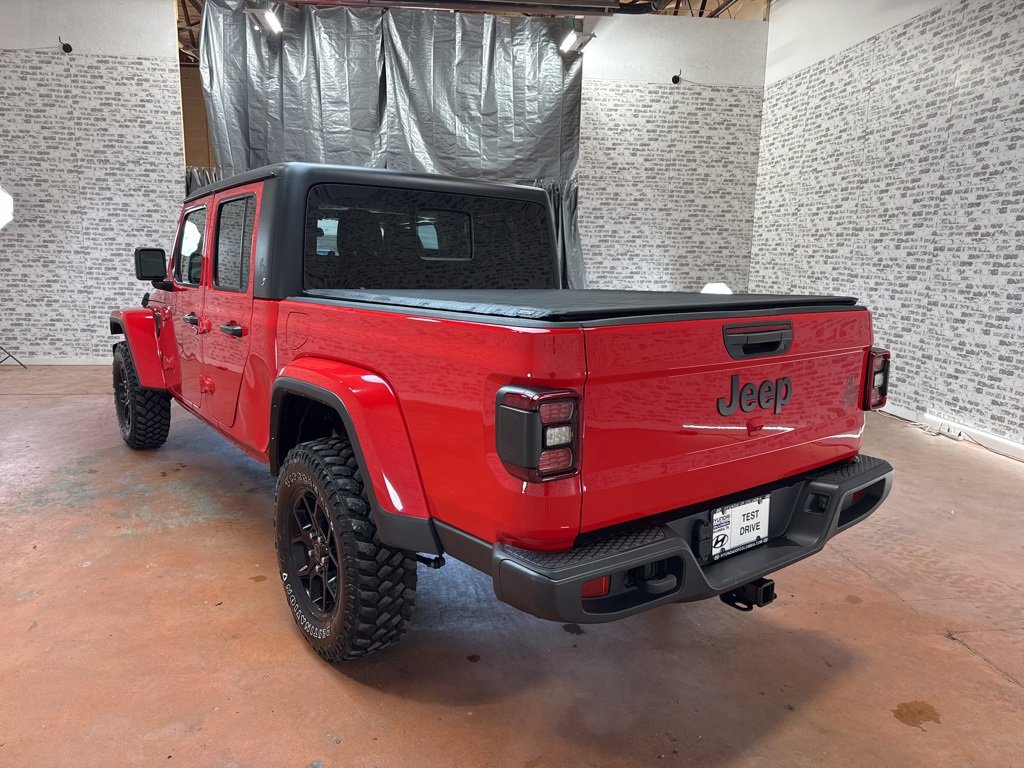 Used 2024 Jeep Gladiator Willys image 5