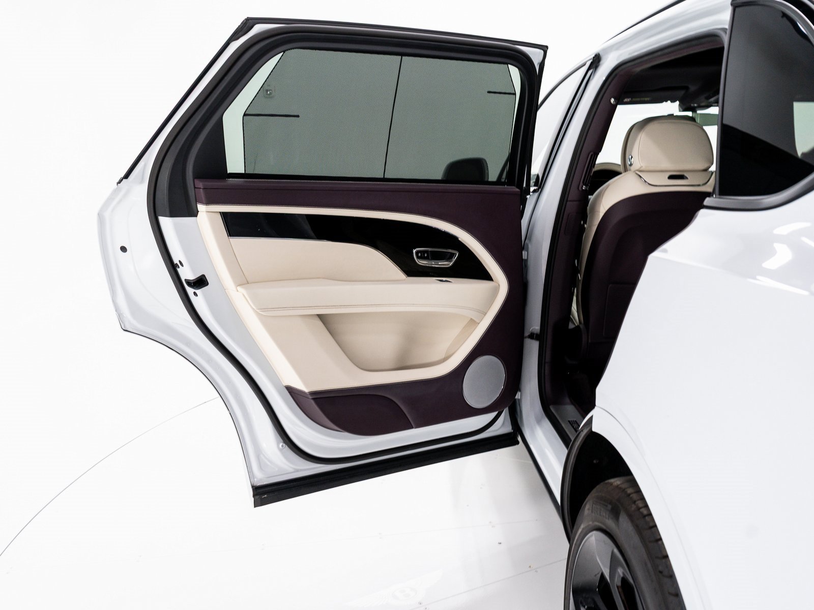 Certified 2023 Bentley Bentayga Extended Wheelbase image 21