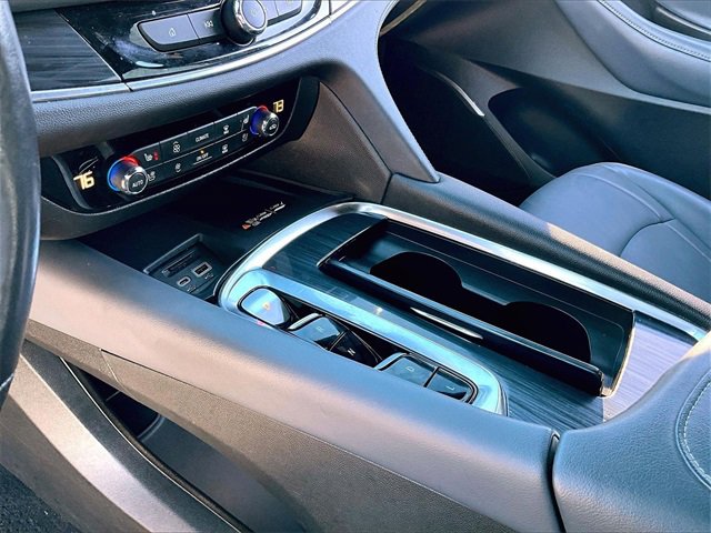 Used 2024 Buick Enclave Premium image 20