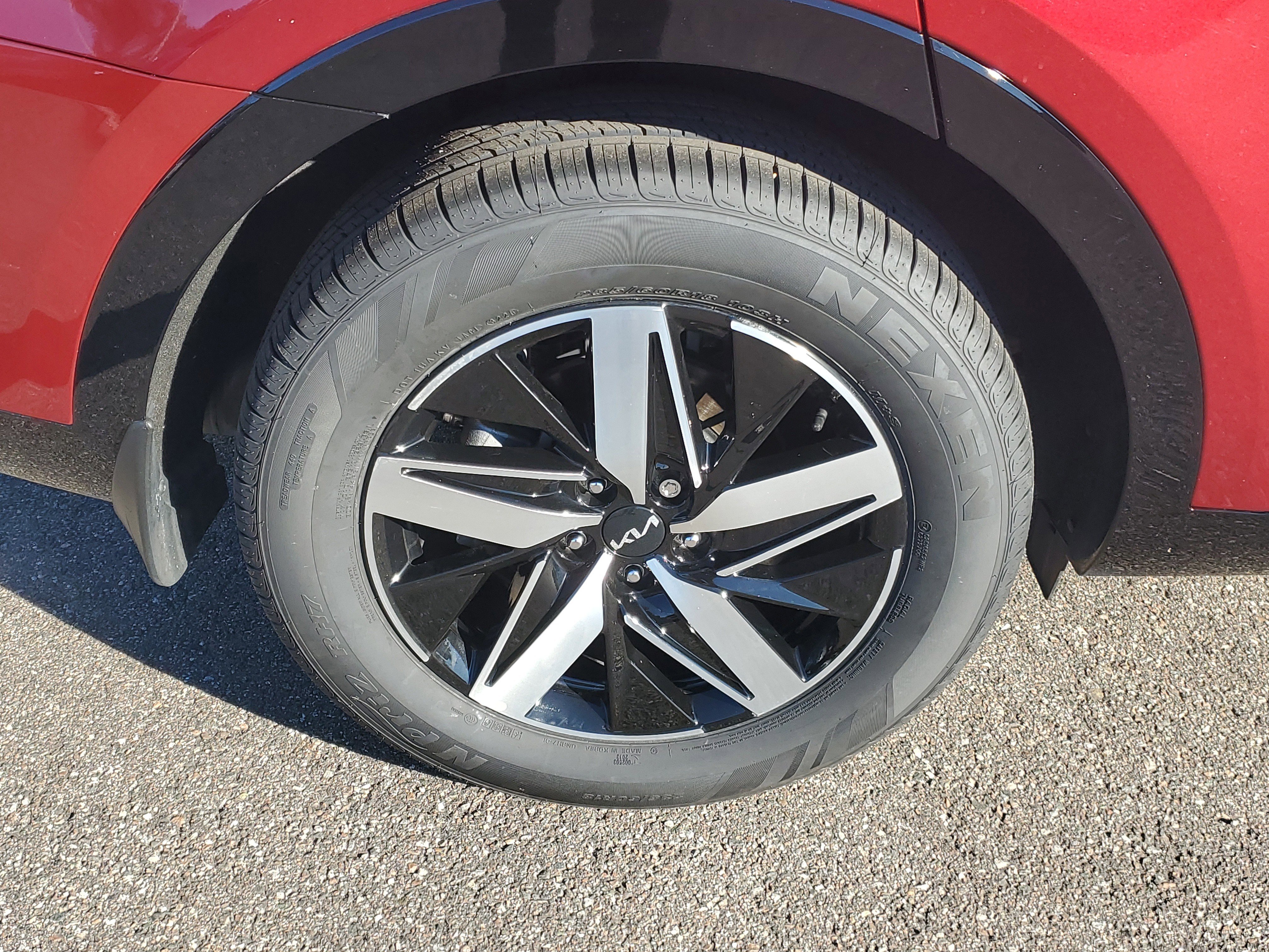 Certified 2023 Kia Sorento S w/ Panoramic Sunroof Package image 41