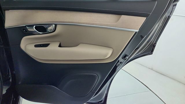 New 2026 Volvo XC90 T8 Plus w/ Protection Package Premier AWD/4WD image 35