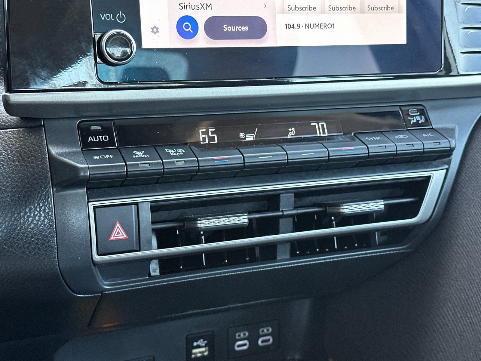 Used 2025 Toyota Camry LE FWD image 17