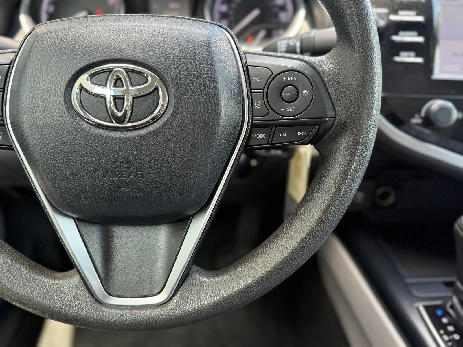 Used 2018 Toyota Camry LE FWD image 27
