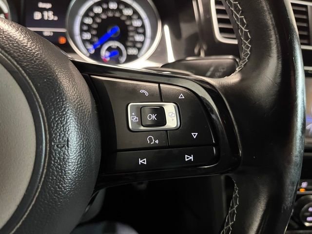 Used 2015 Volkswagen Golf R 4-Door image 23