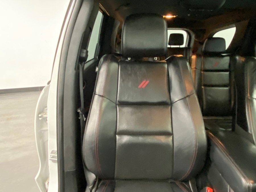 Used 2022 Dodge Durango R/T w/ Blacktop Package AWD/4WD image 26