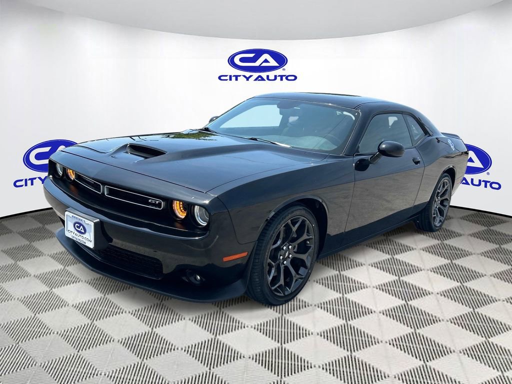 Used 2022 Dodge Challenger GT RWD image 9