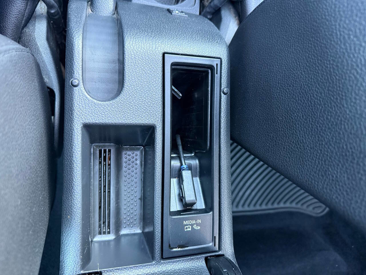 Used 2010 Volkswagen Jetta TDI FWD image 37