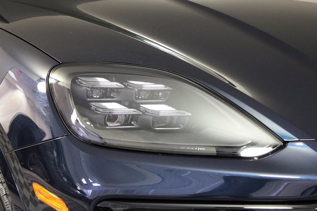 Used 2025 Porsche Cayenne Coupe image 11