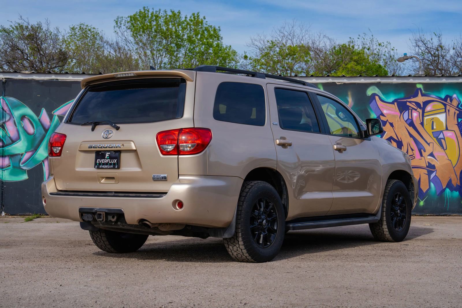 Used 2014 Toyota Sequoia SR5 RWD image 7