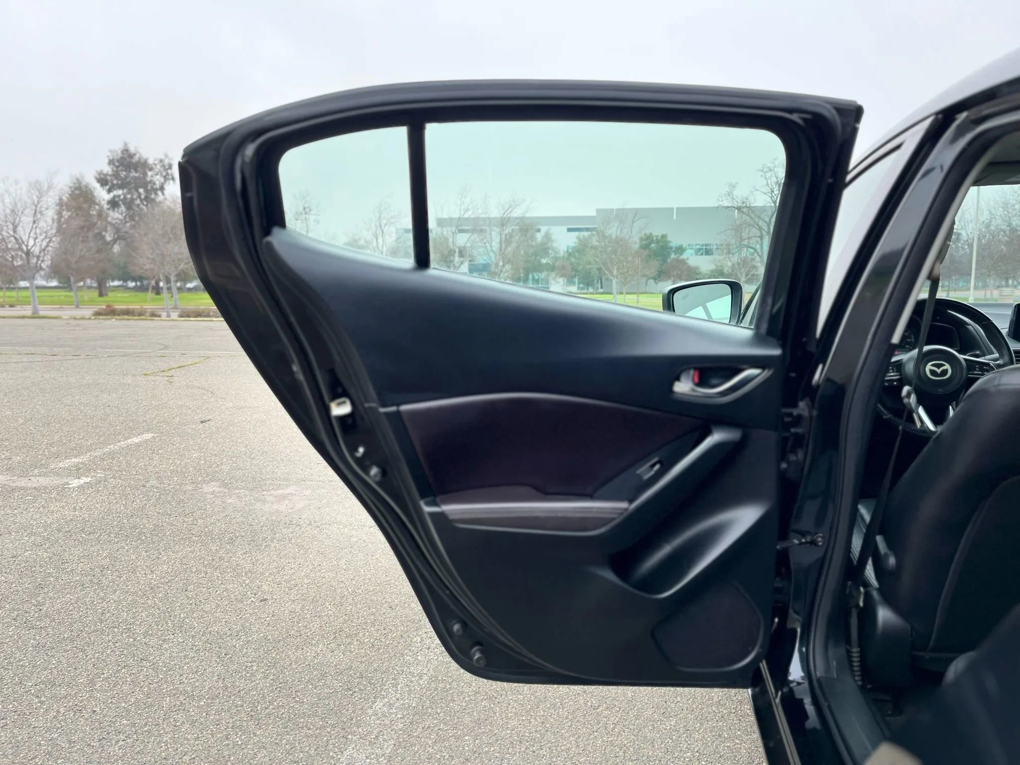 Used 2018 MAZDA MAZDA3 Touring image 11