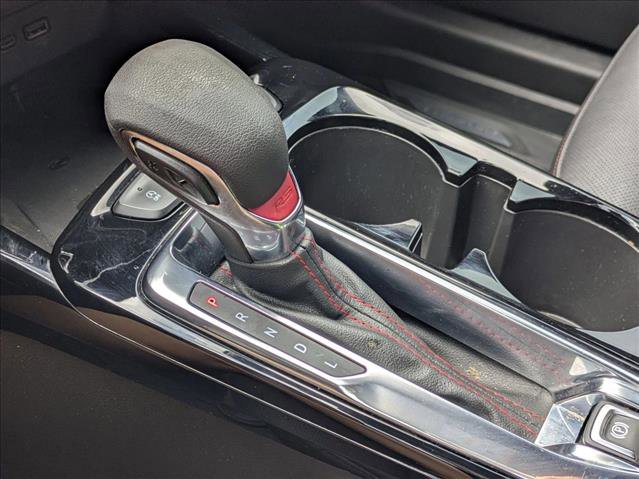 Used 2025 Chevrolet Trax RS w/ Sunroof Package image 12