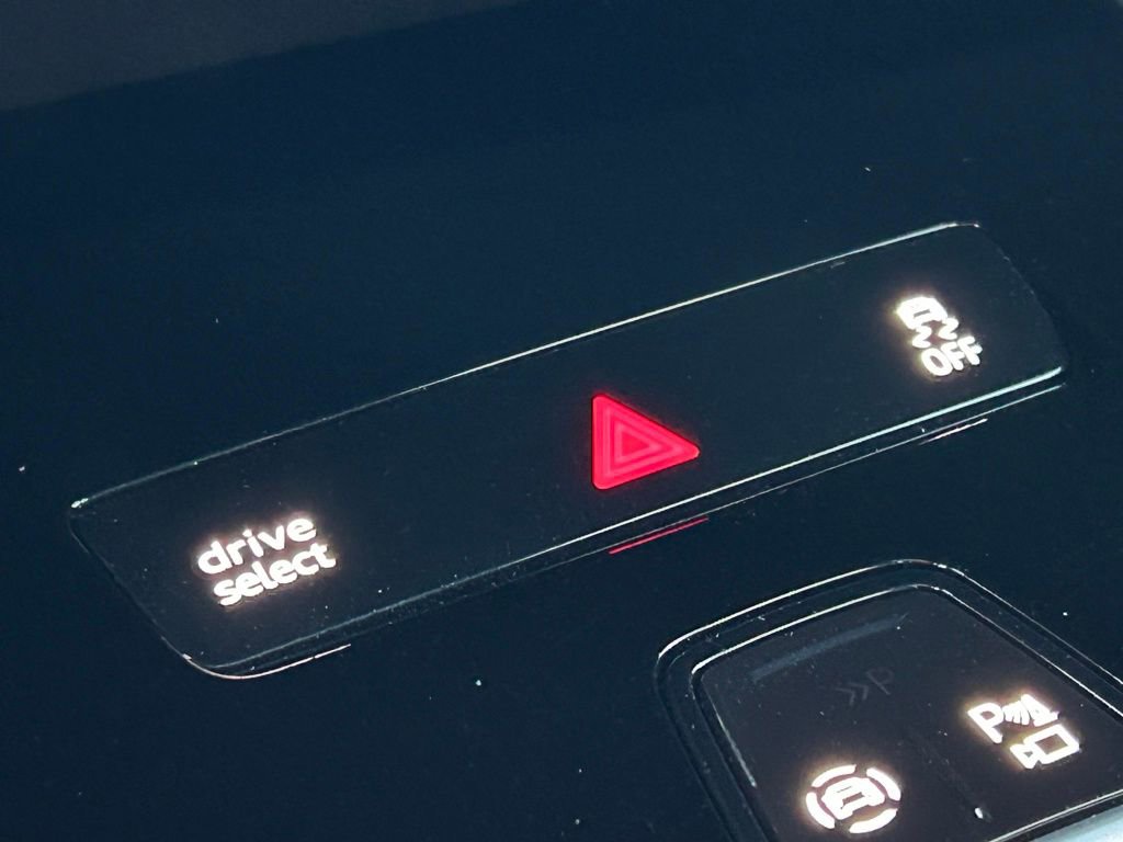 Used 2023 Audi Q4 e-tron Premium w/ Convenience Package image 23