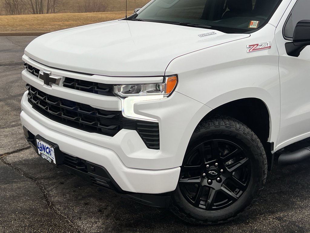 Used 2024 Chevrolet Silverado 1500 RST w/ Convenience Package II image 9