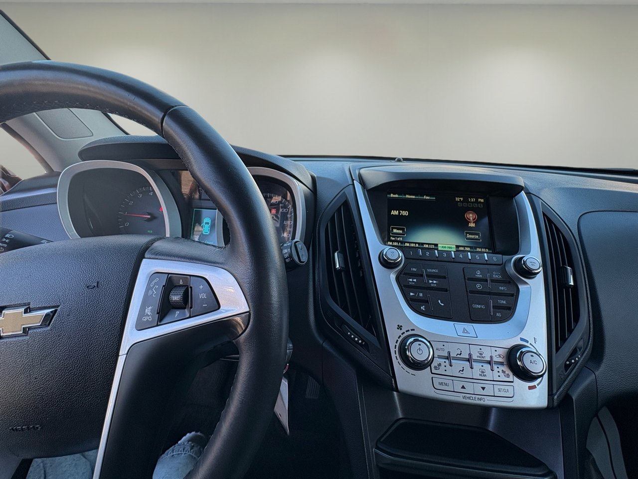 Used 2017 Chevrolet Equinox LT w/ Convenience Package image 20