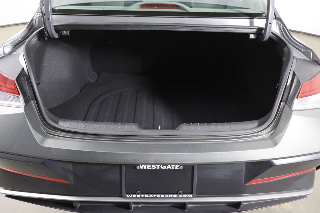 Used 2025 Hyundai Elantra SEL image 18