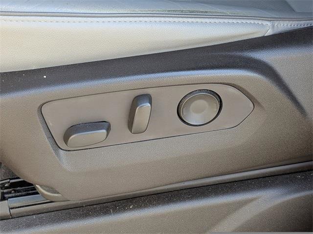 Used 2021 GMC Yukon XL SLT w/ SLT Luxury Plus Package image 24