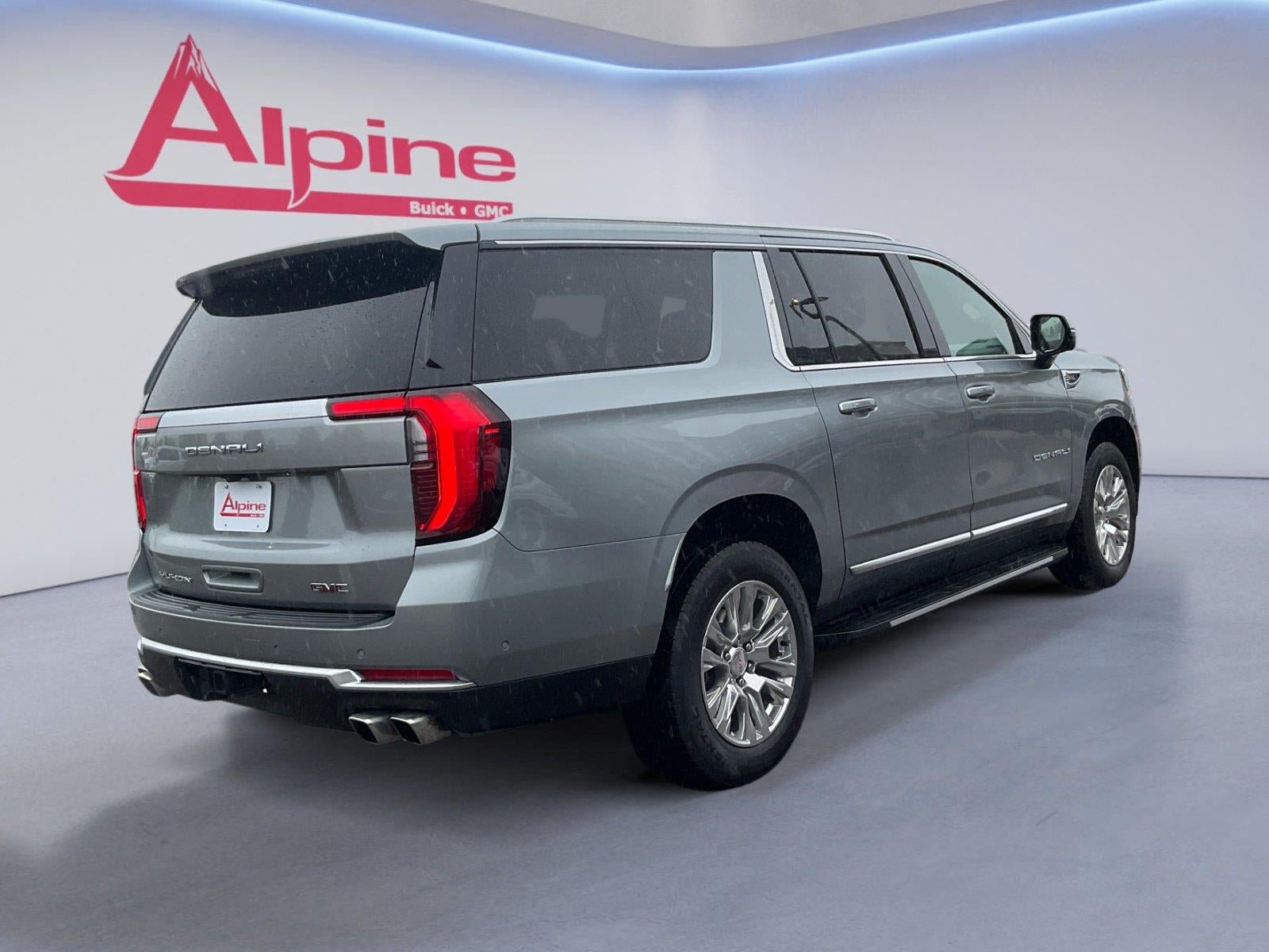 Certified 2025 GMC Yukon XL Denali AWD/4WD image 5