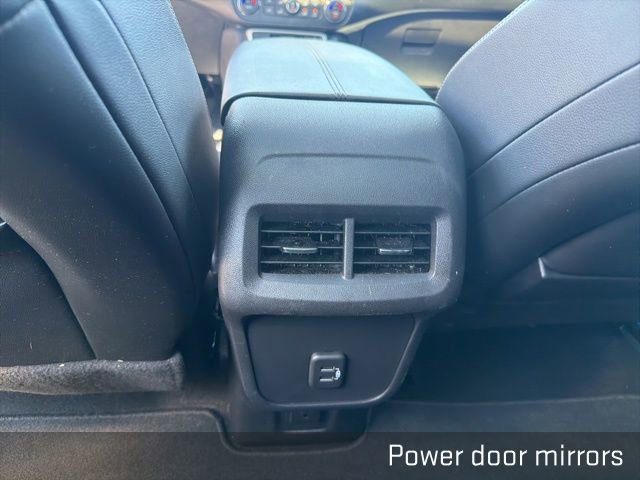 Used 2023 GMC Terrain SLT image 29