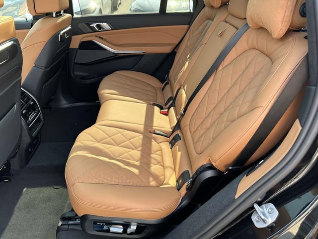 New 2027 BMW X7 xDrive40i w/ M Sport Package AWD/4WD image 8