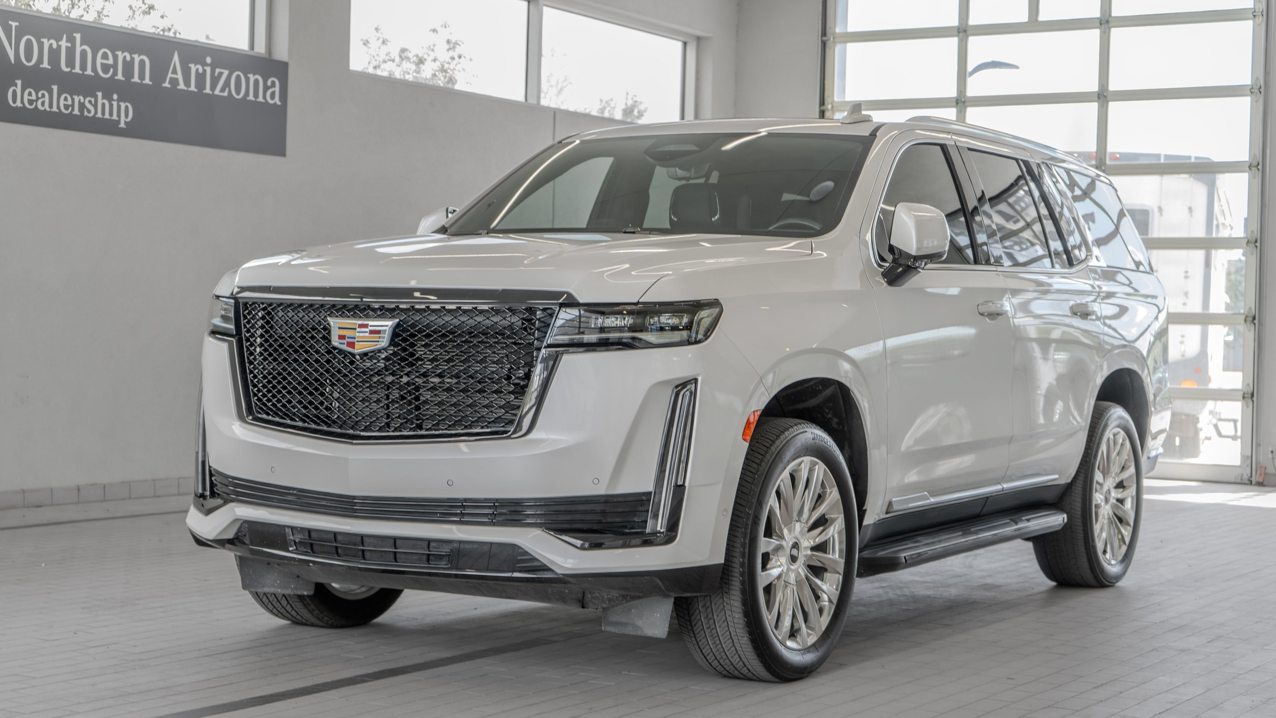 Used 2023 Cadillac Escalade Premium Luxury AWD/4WD image 25