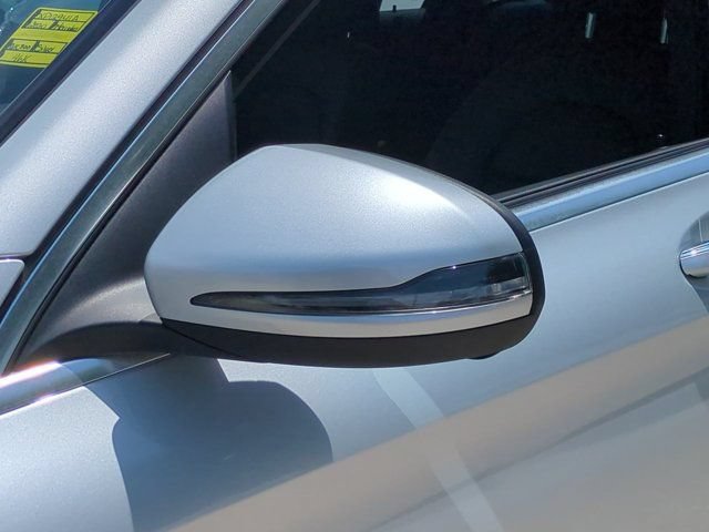 Used 2020 Mercedes-Benz GLC 300 4MATIC image 11