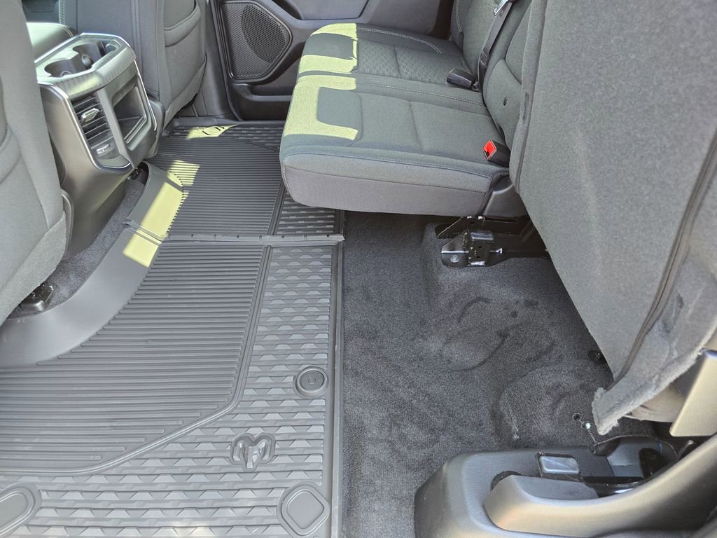 New 2026 RAM 1500 4x4 Crew Cab image 10
