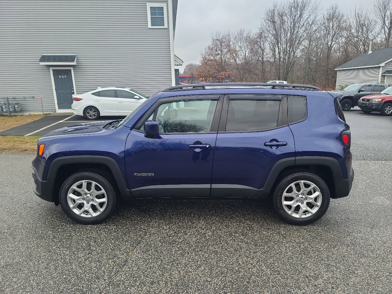 Used 2018 Jeep Renegade Latitude w/ Cold Weather Group image 4