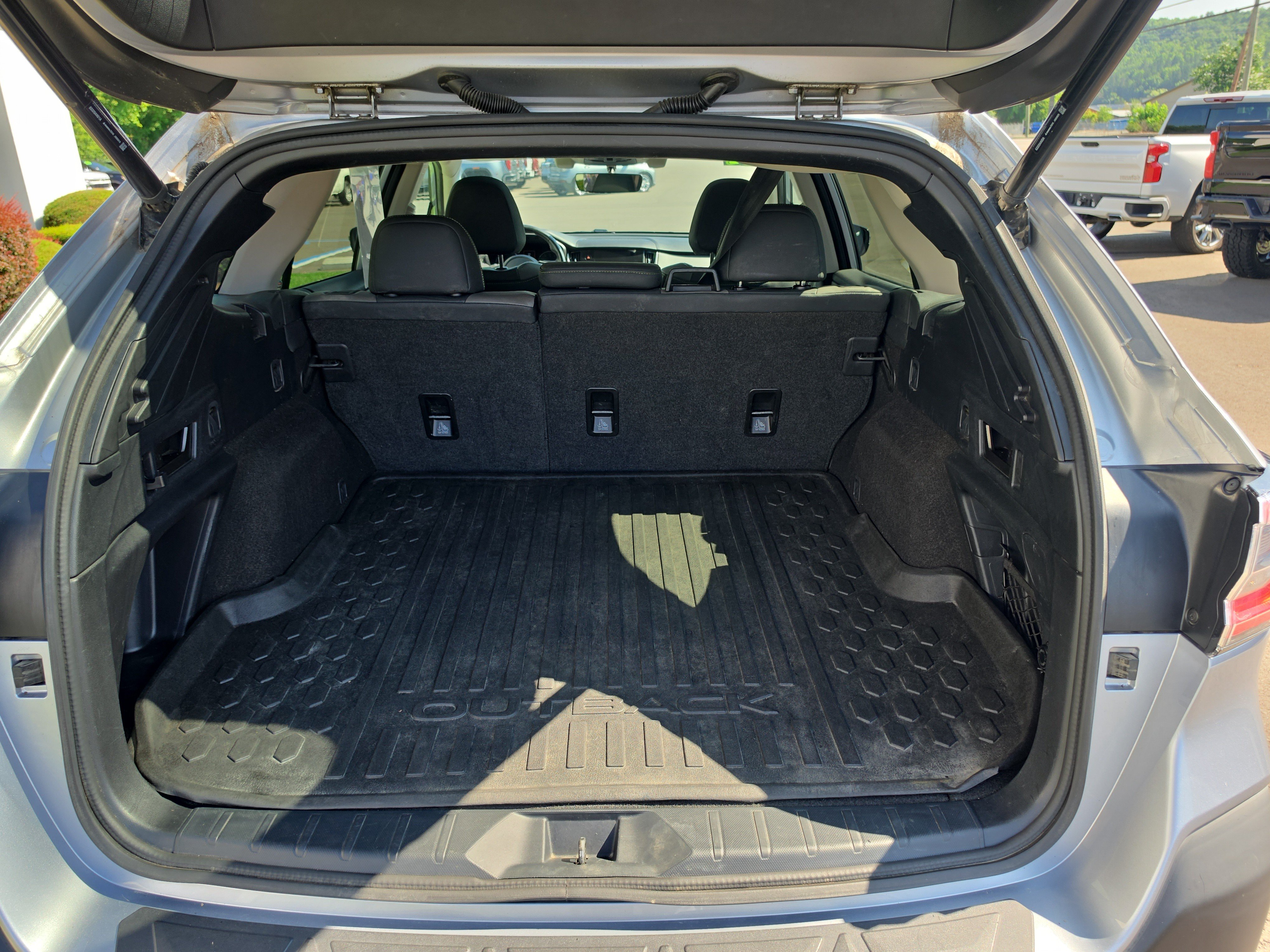 Used 2021 Subaru Outback Onyx Edition XT AWD/4WD video 5