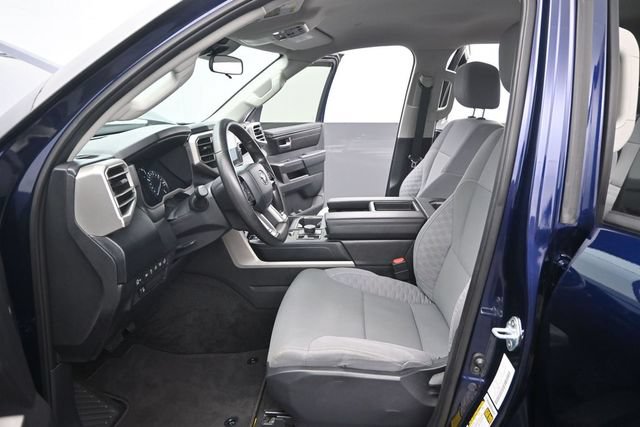 Used 2022 Toyota Tundra SR5 w/ SR5 Convenience Package AWD/4WD image 10