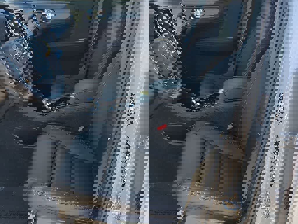 Used 2026 Volvo XC40 B5 Plus w/ Protection Package Premier image 15