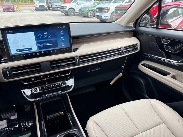 New 2025 Lincoln Corsair Grand Touring image 15