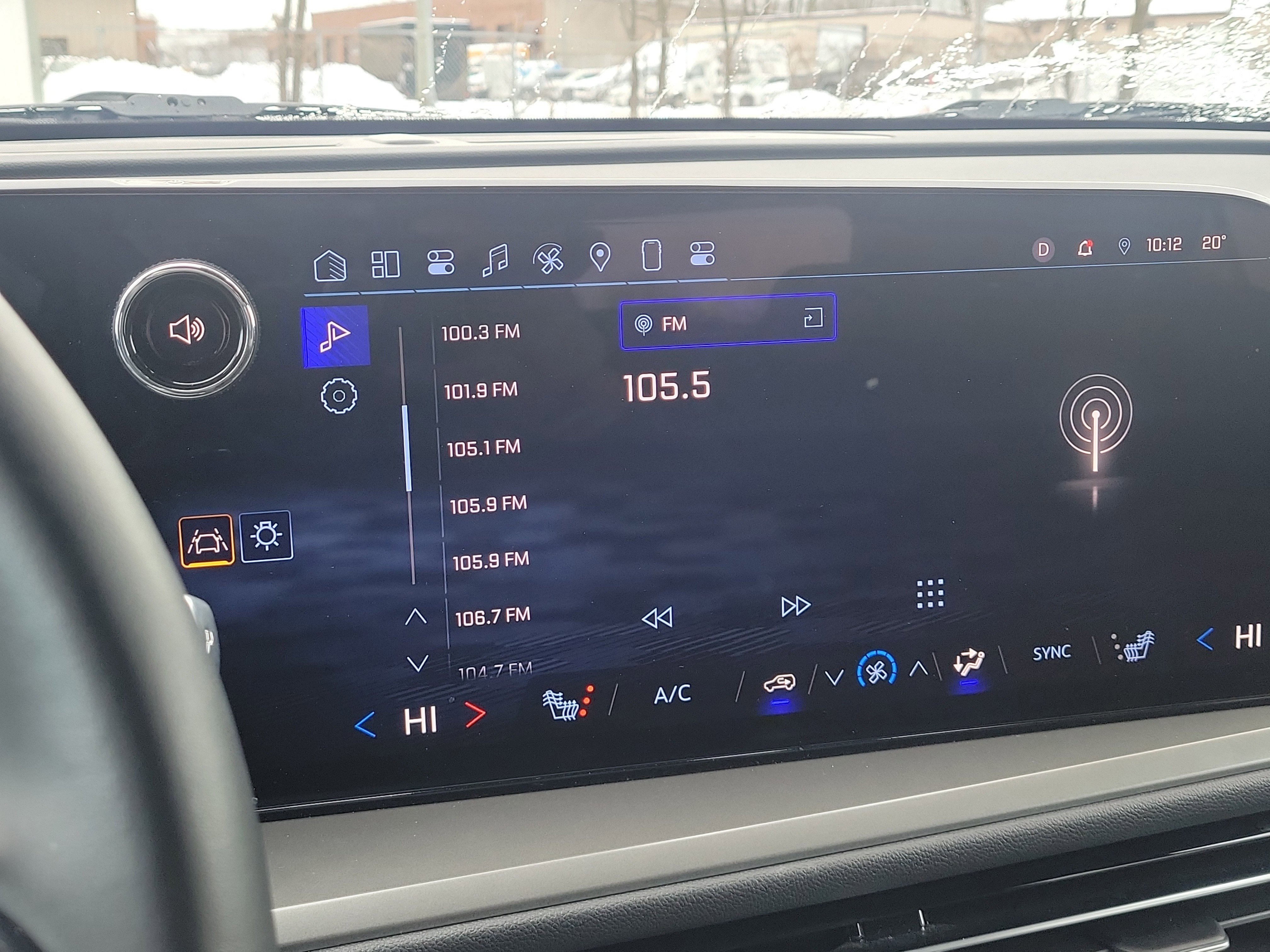 Used 2024 Chevrolet Traverse LT image 27