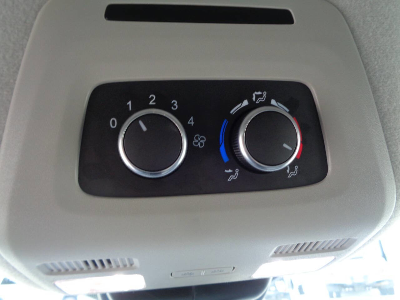 Used 2024 Ford Transit 350 XLT RWD image 26