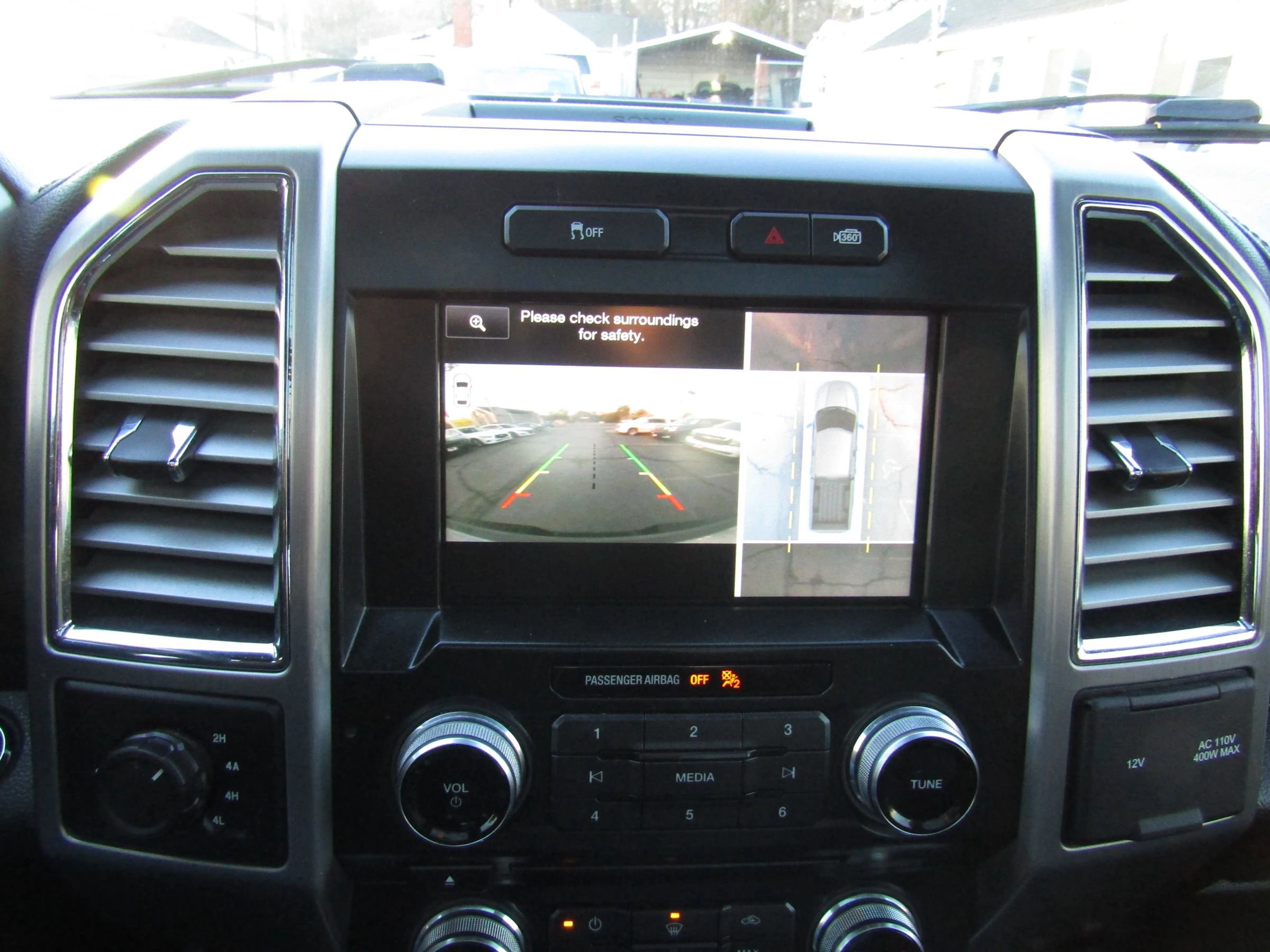 Used 2015 Ford F150 Platinum w/ Equipment Group 701A Luxury image 35