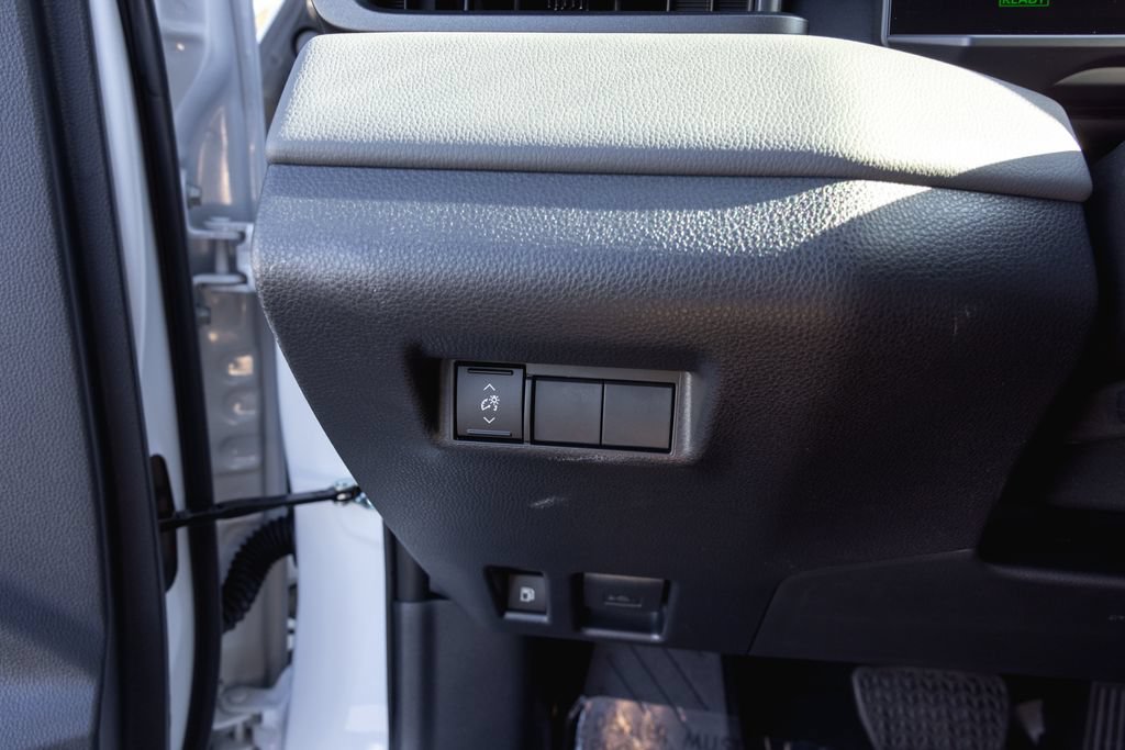 Used 2026 Toyota RAV4 SE AWD/4WD image 14