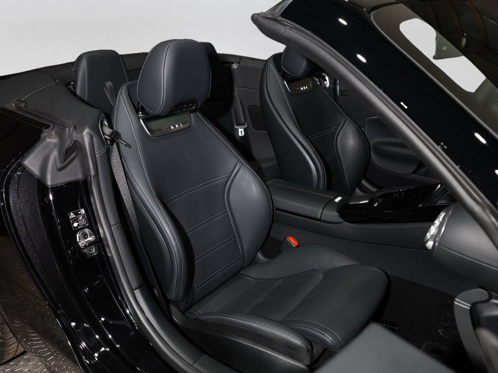 Used 2023 Mercedes-Benz SL 63 AMG 4MATIC image 6