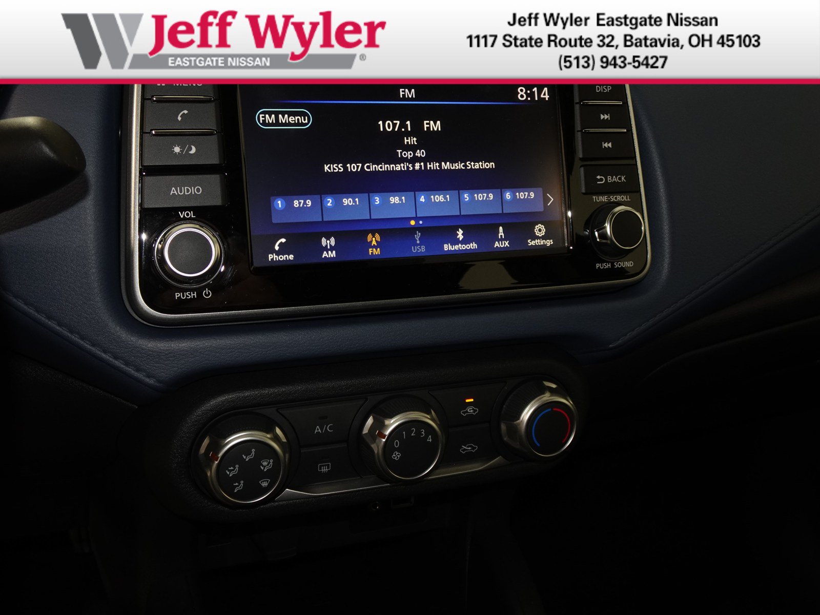 New 2025 Nissan Versa SV w/ Trunk Package FWD image 22