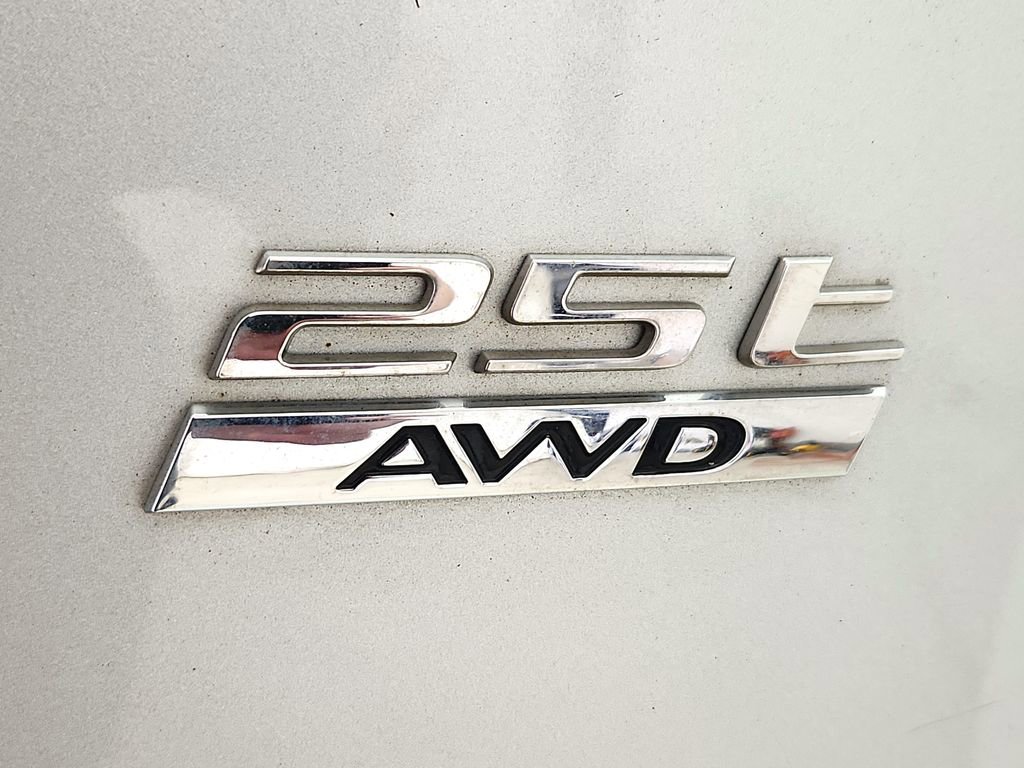 Used 2020 Jaguar F-PACE Premium image 35