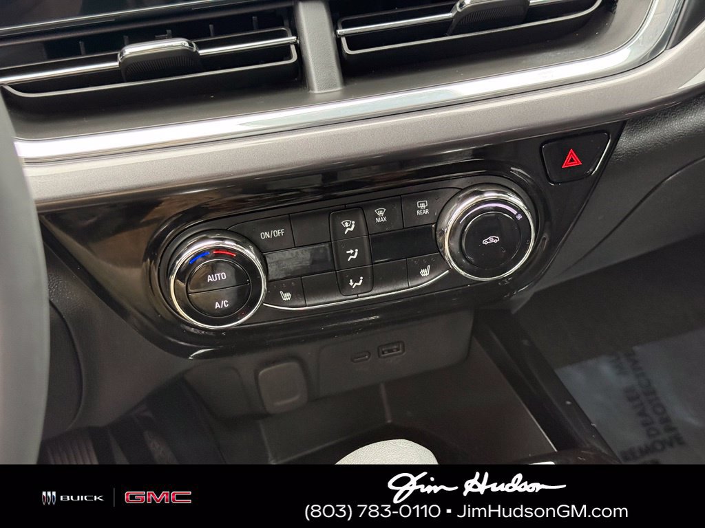 Certified 2024 Chevrolet Trax ACTIV FWD image 33