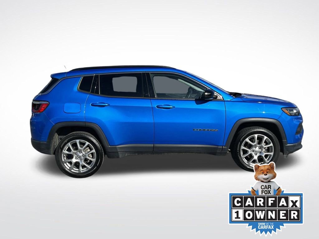 Used 2022 Jeep Compass Latitude image 2