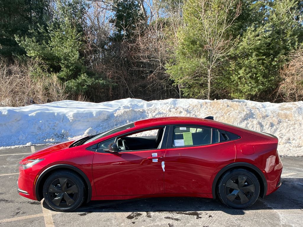 New 2026 Toyota Prius LE image 2