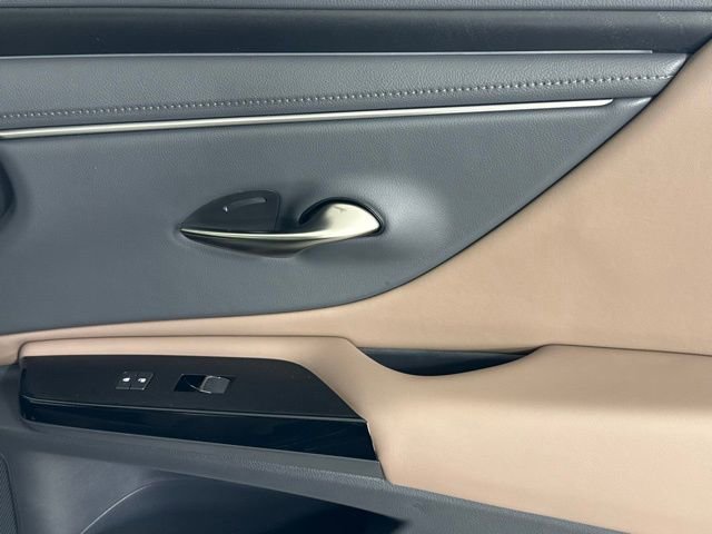 New 2025 Lexus ES 300h w/ Premium Package image 26