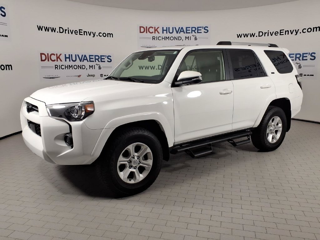 Used 2024 Toyota 4Runner SR5 Premium w/ Moonroof Package AWD/4WD image 1