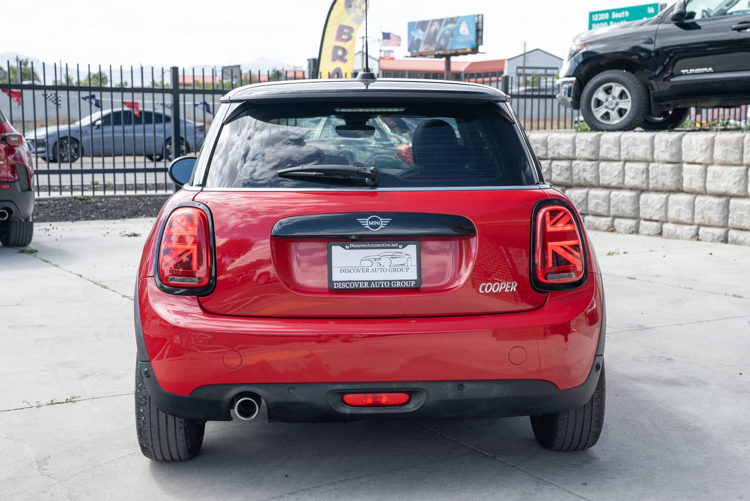 Used 2020 MINI Cooper 2-Door Hardtop FWD image 6