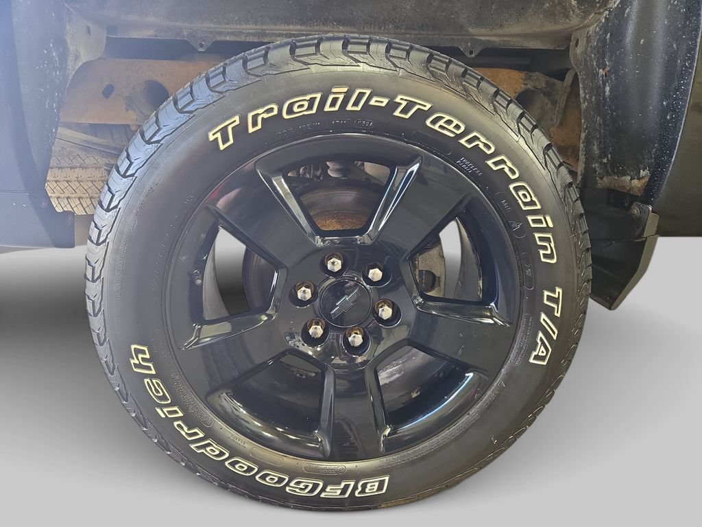 Used 2018 Chevrolet Silverado 1500 Custom w/ Custom Value Package AWD/4WD image 43