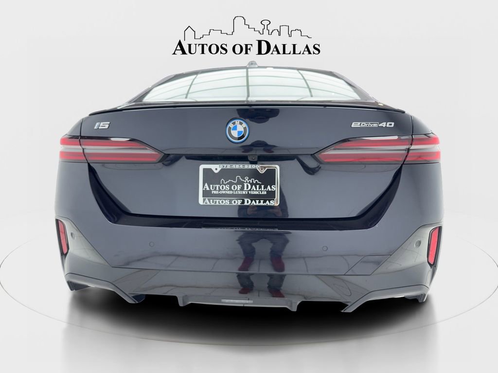 Used 2025 BMW i5 eDrive40i w/ Executive Package image 10