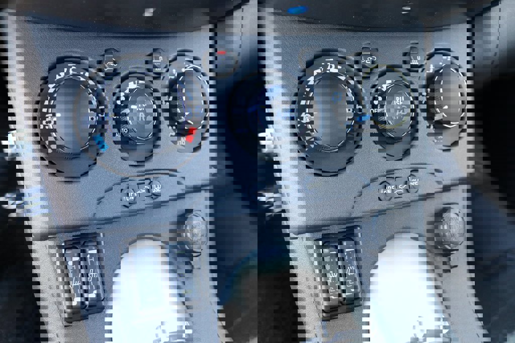 Used 2012 Mitsubishi Eclipse GT image 21