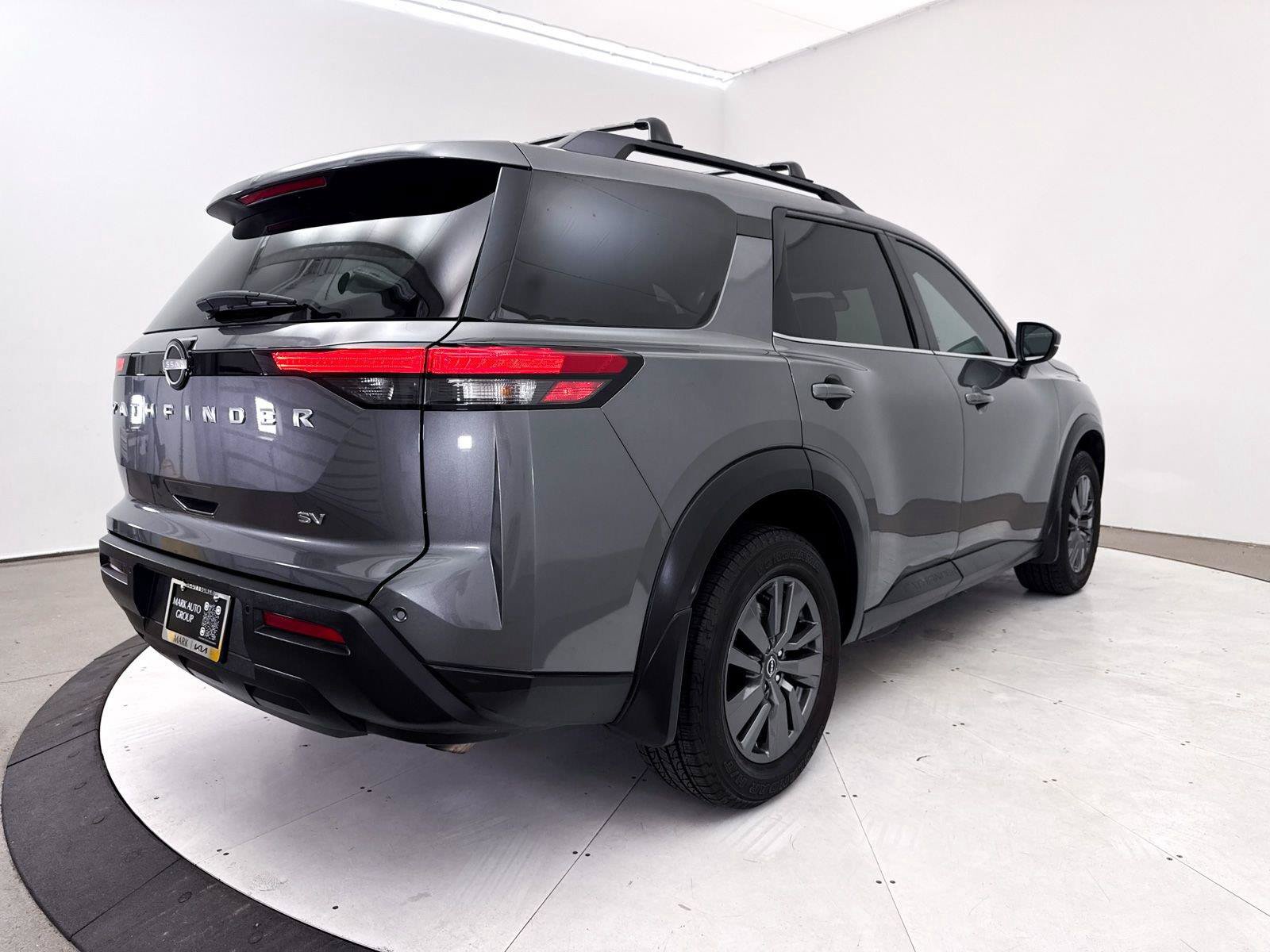 Used 2022 Nissan Pathfinder SV FWD image 17