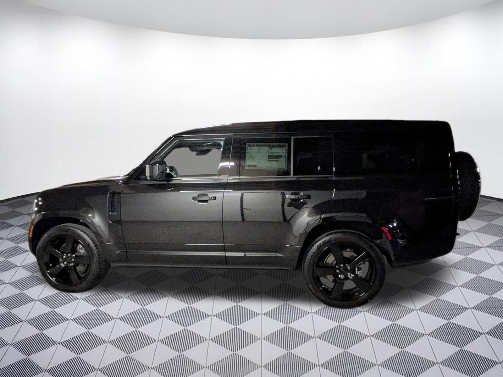 New 2026 Land Rover Defender 130 X-Dynamic SE AWD/4WD image 2