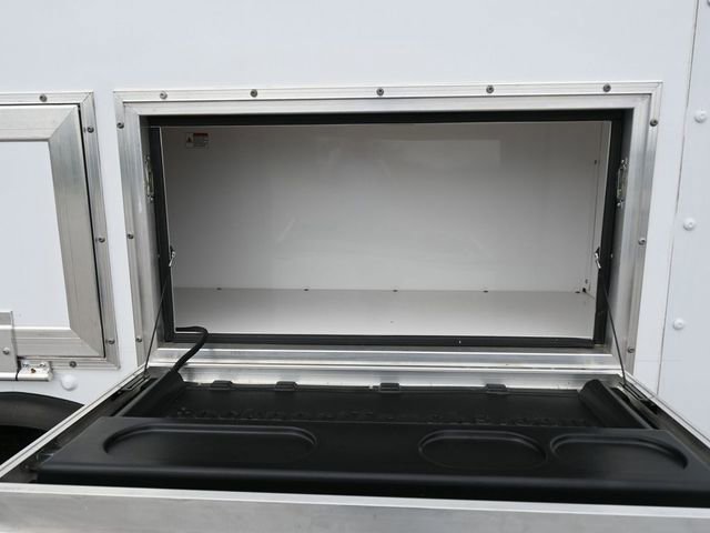 Used 2022 Chevrolet Express 3500 w/ Power Convenience Package image 18